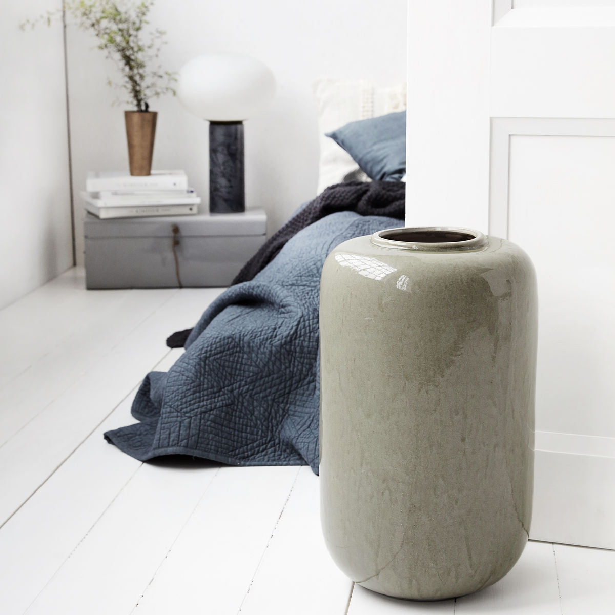 Große Vase Ava in Graugrün